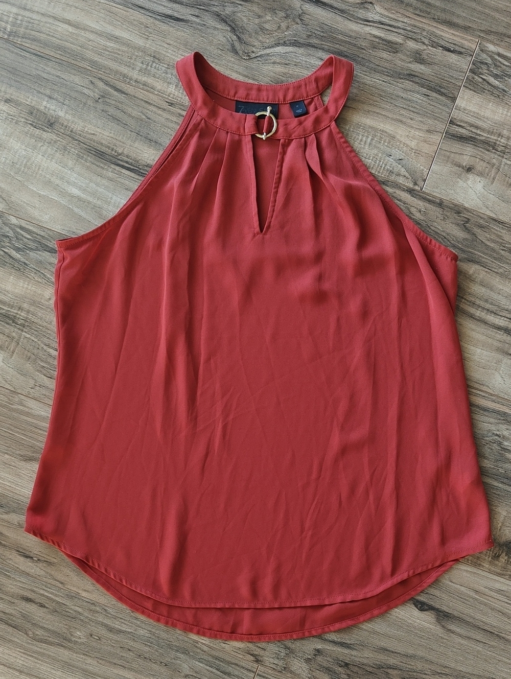 EUC Toggle Clasp Tank